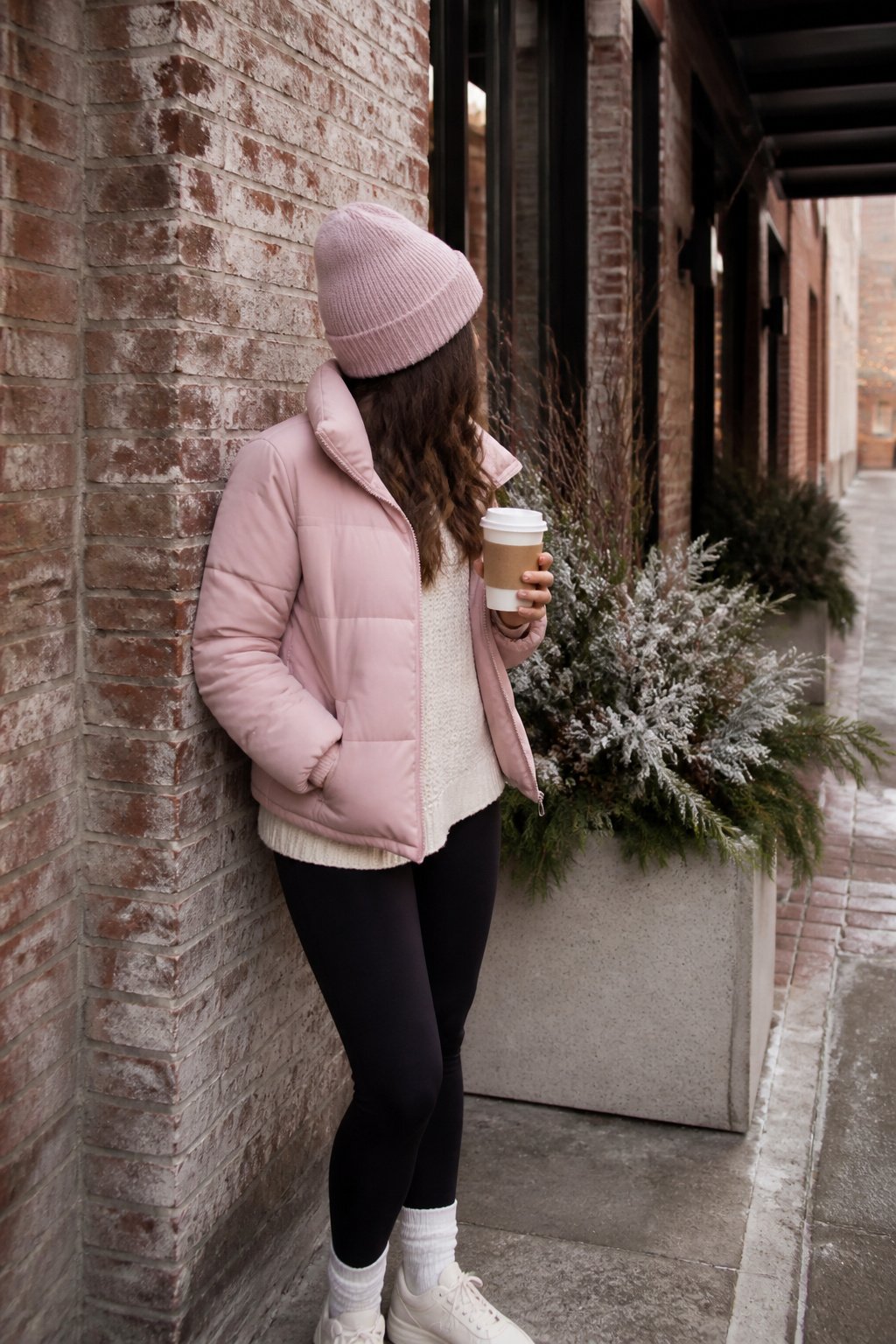 30 Winter Outfit Ideas for Women to Wear in 2026 31 section-31-7c430f22-8eca-40b4-bb92-8c0a0d1bbb06