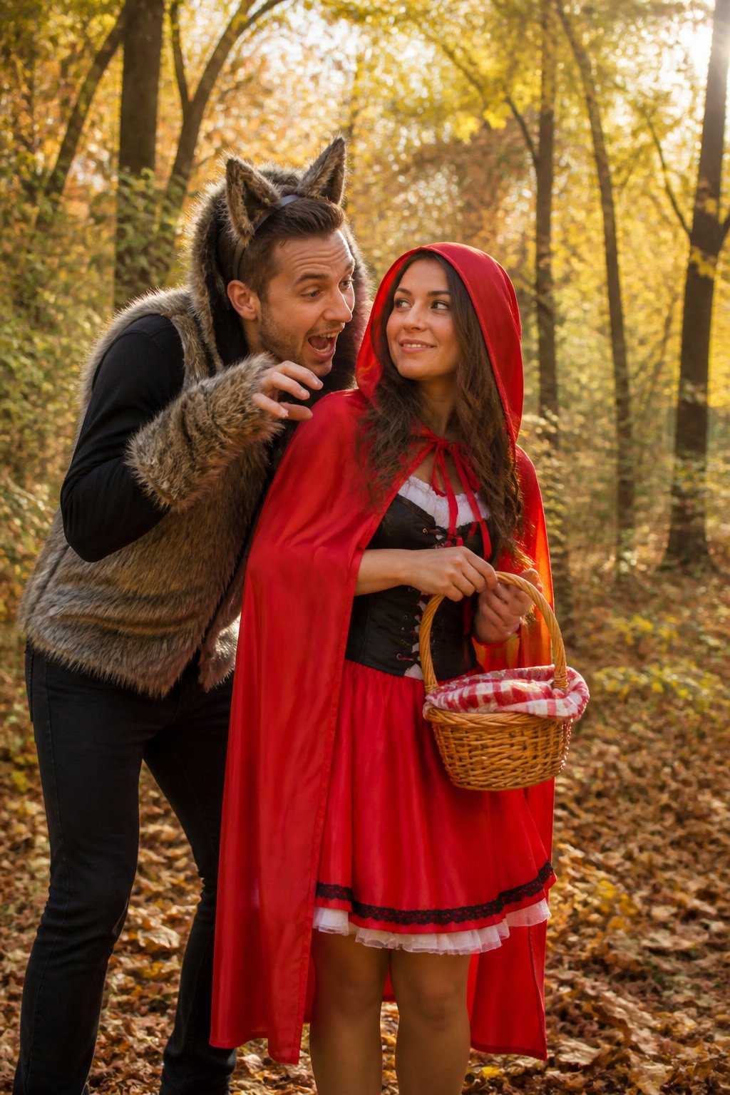 28 Cute Couple Halloween Costumes (+ DIY Tips for 2026) 7 section-7-61e53e2f-8251-43f5-bc85-265671b2d0bb